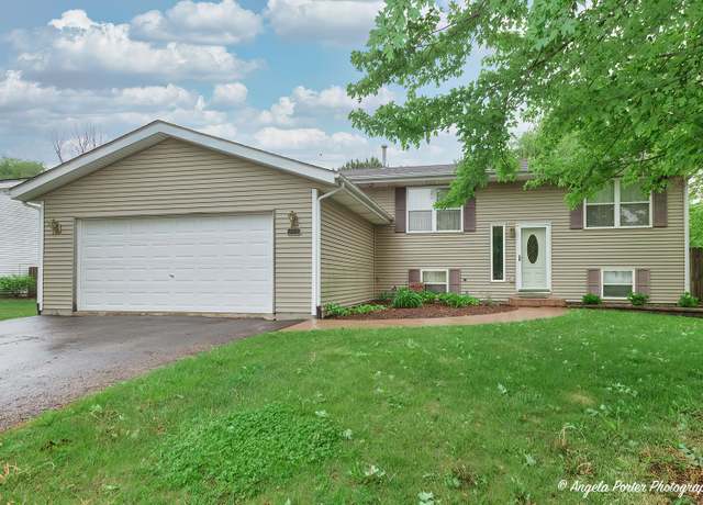 Property at 140 Shadowbrook Dr, Capron, IL 61012, 4 beds, 2.5 baths