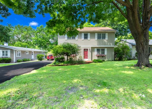 Property at 1719 S 4th Pl, St. Charles, IL 60174, 4 beds, 3 baths