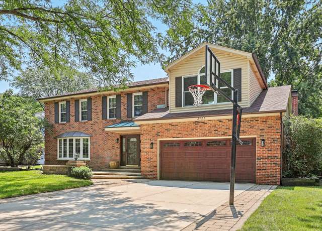 Property at 2425 Tanglewood Dr, Lisle, IL 60532, 4 beds, 2.5 baths