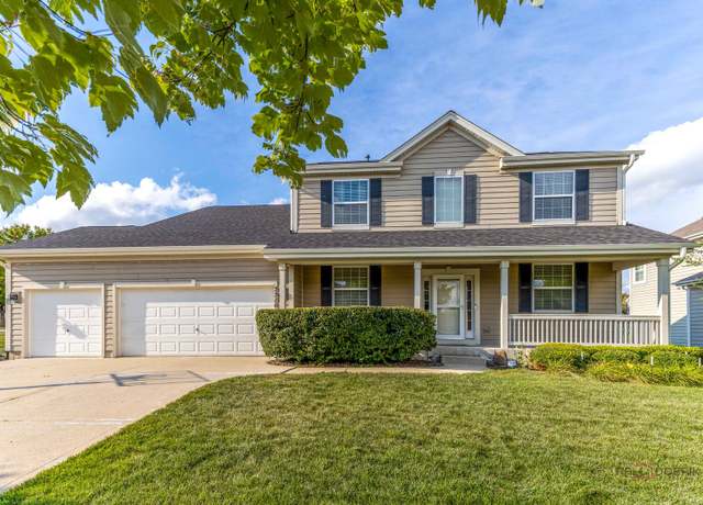 Property at 3316 Highwood Ct, Elgin, IL 60124, 5 beds, 3.5 baths