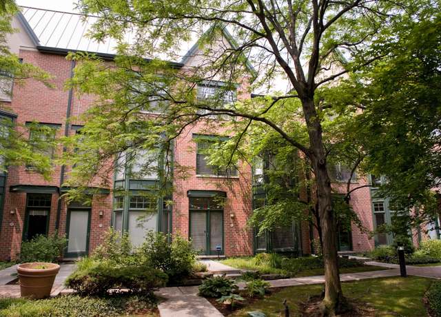 Property at 101 N Euclid Ave #21, Oak Park, IL 60301, 3 beds, 2.5 baths