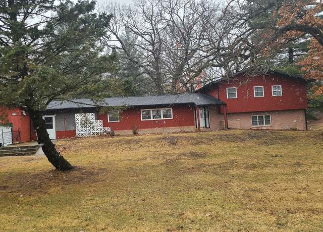 Property at 217 Park Dr, Dixon, IL 61021, 4 beds, 3 baths