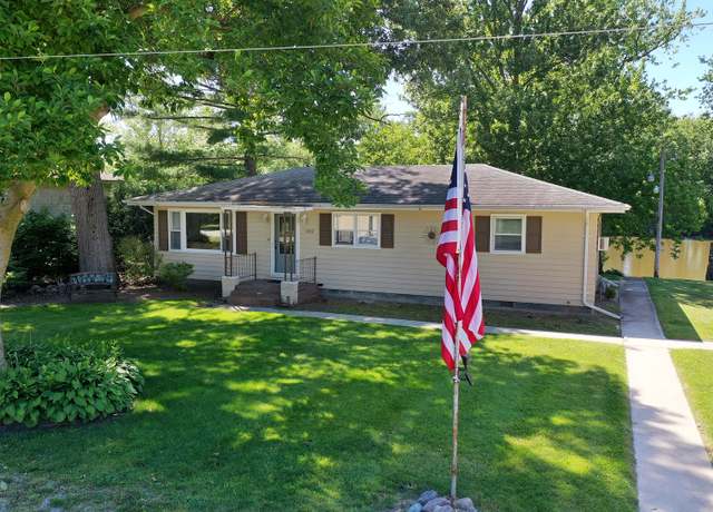 Property at 1322 N Riverside Dr, Momence, IL 60954, 3 beds, 1 bath