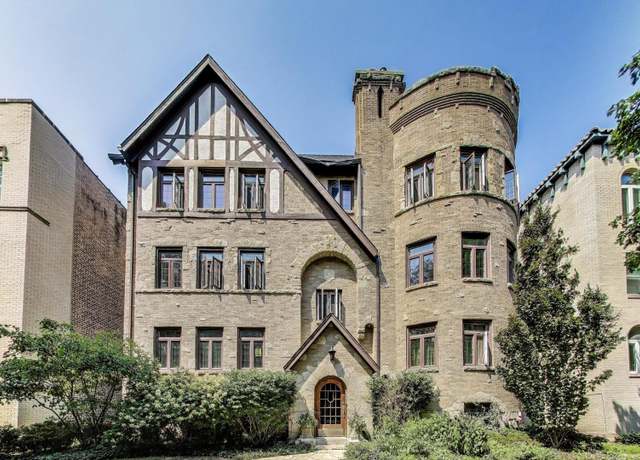 Property at 2322 W Farwell Ave Unit 1W, Chicago, IL 60645, 3 beds, 2 baths