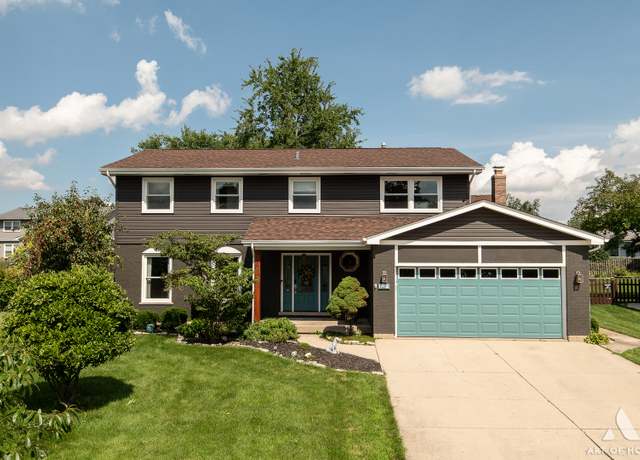 Property at 1109 Beach Comber Dr, Schaumburg, IL 60193, 5 beds, 2.5 baths