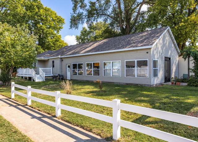 Property at 606 N Ladd St, Pontiac, IL 61764, 2 beds, 1.5 baths