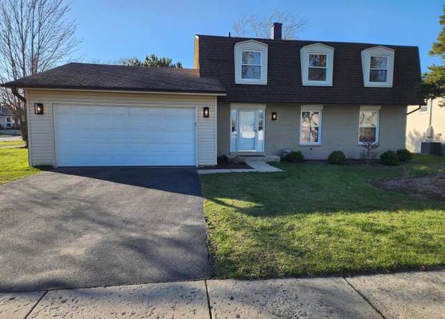 Property at 829 Oakwood Dr, Westmont, IL 60559, 4 beds, 3.5 baths