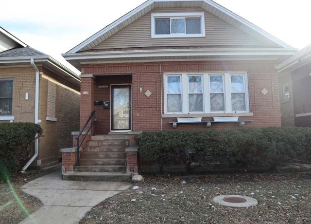 Property at 5515 W Henderson St, Chicago, IL 60641, 7 beds, 3 baths