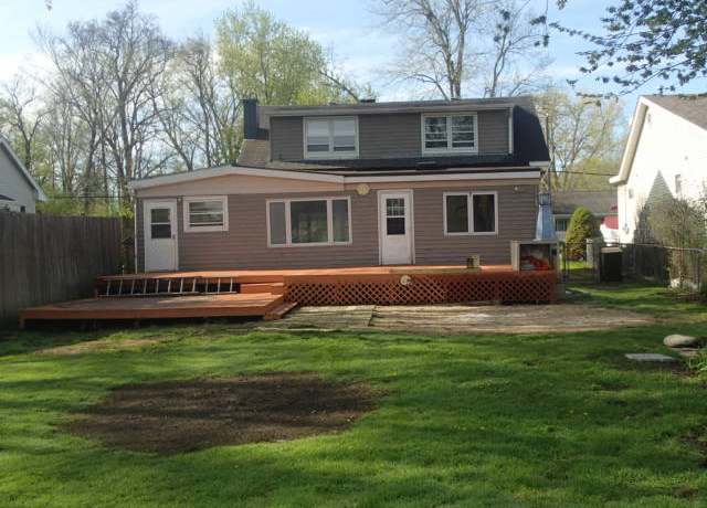 Property at 25404 W Highwoods Dr, Antioch, IL 60002, 4 beds, 1.5 baths