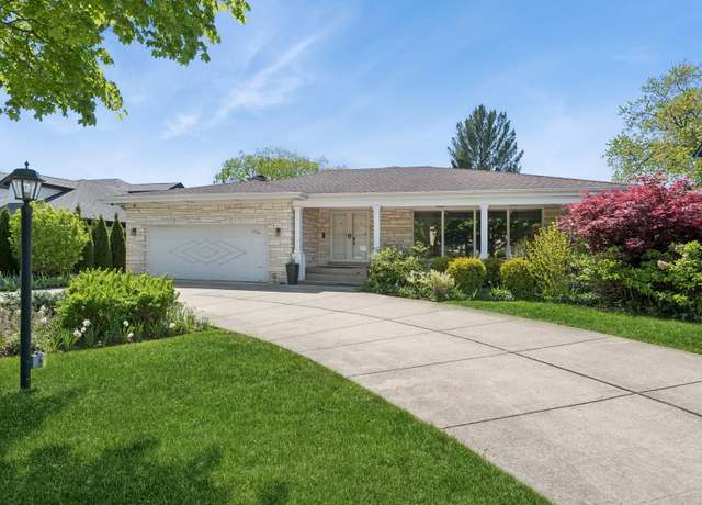 Property at 6734 N Navajo Ave, Lincolnwood, IL 60712, 4 beds, 3.5 baths