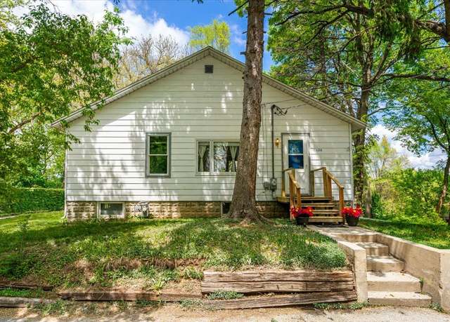 Property at 126 Glenview Ave, Fox Lake, IL 60020, 2 beds, 1 bath