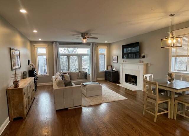 Property at 3939 N Greenview Ave Unit 3N, Chicago, IL 60613, 3 beds, 2 baths