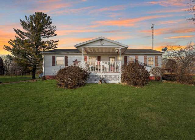 Property at 8209 E 2050 North Rd, Oakwood, IL 61858, 4 beds, 2.5 baths