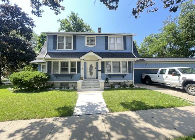 Property at 155 Lord St, Elgin, IL 60123, 3 beds, 1.5 baths