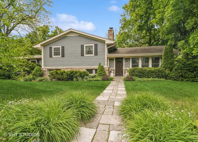 Property at 90 Golfview Rd, Lake Zurich, IL 60047, 3 beds, 2 baths