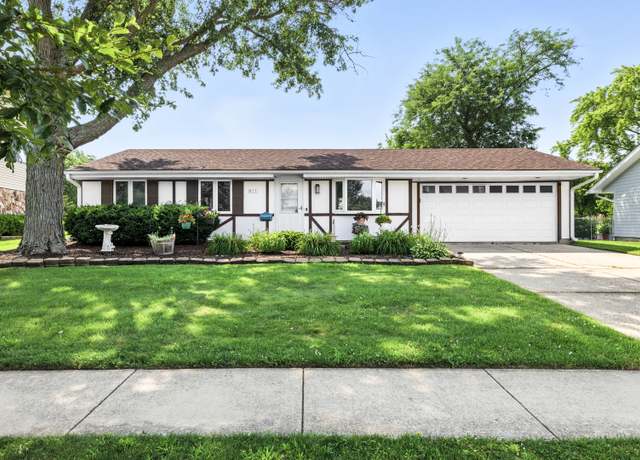 Property at 811 Sienna Dr, Schaumburg, IL 60193, 3 beds, 1 bath
