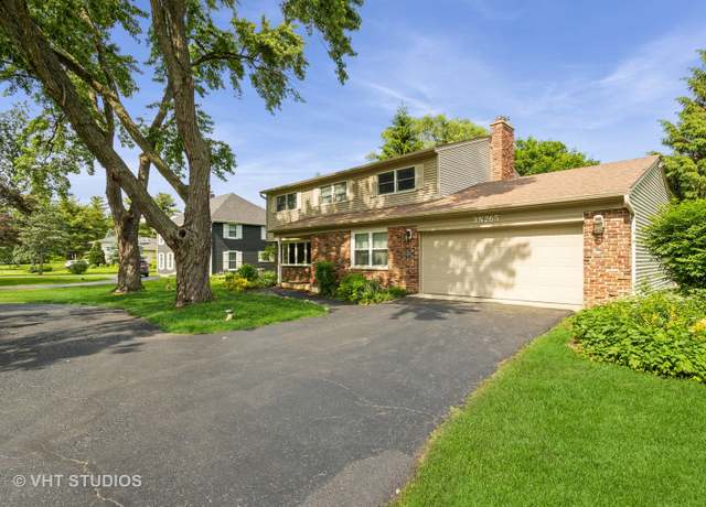 Property at 3N265 Lakewood Dr N, West Chicago, IL 60185, 4 beds, 3.5 baths