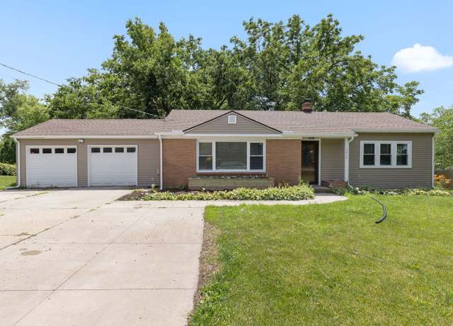 Property at 2419 Sandy Hollow Rd, Rockford, IL 61109, 3 beds, 1 bath