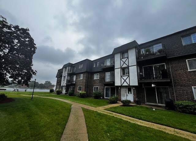 Property at 9459 Bay Colony Dr Unit 1S, Des Plaines, IL 60016, 2 beds, 1 bath