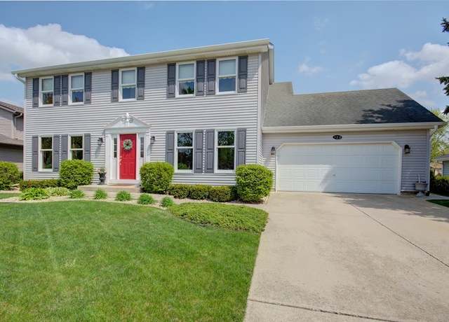 Property at 700 Ravinia Dr, Shorewood, IL 60404, 5 beds, 2.5 baths