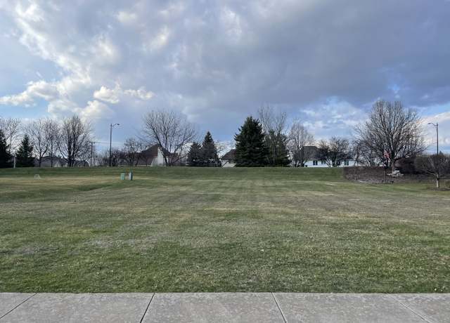Property at 802 Diamond Head Dr E, Shorewood, IL 60404