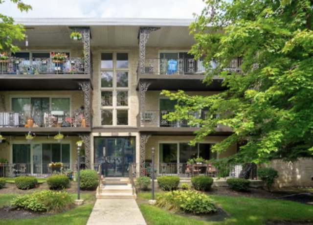 Property at 911 S 8th Ave #2, La Grange, IL 60525, 2 beds, 1 bath