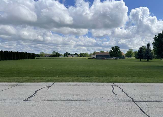 Property at 2434 N 4220th Rd, Sheridan, IL 60551