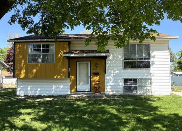 Property at 1703 Florence St, Streator, IL 61364, 3 beds, 1 bath