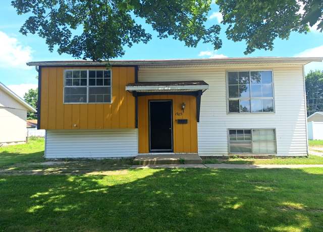 Property at 1703 Florence St, Streator, IL 61364, 3 beds, 1 bath