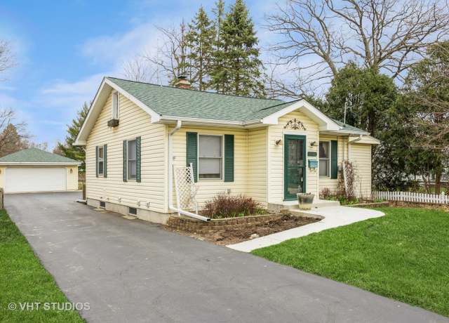 Property at 376 Douglas Ave, Crystal Lake, IL 60014, 2 beds, 2 baths
