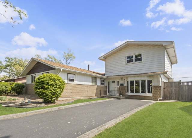Property at 5445 Vine St, Oak Forest, IL 60452, 3 beds, 3 baths
