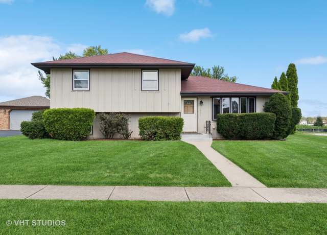 Property at 1921 Cecily Dr, Joliet, IL 60435, 3 beds, 2 baths