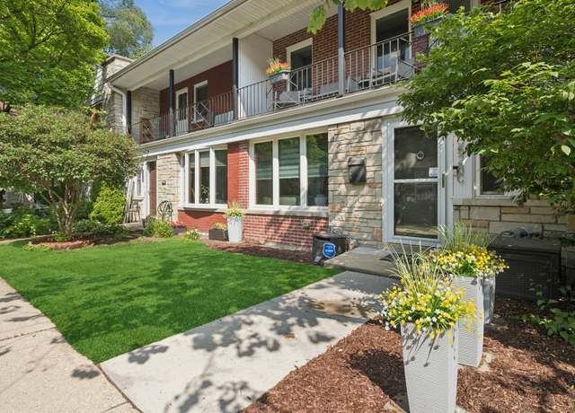 Property at 3528 N Pine Grove Ave Unit C, Chicago, IL 60657, 3 beds, 2.5 baths