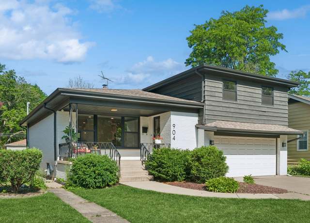 Property at 904 Florence Dr, Park Ridge, IL 60068, 3 beds, 2 baths