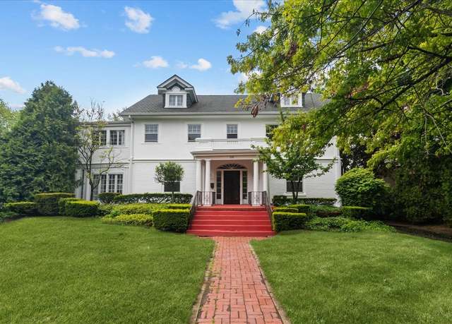 Property at 336 Leicester Rd, Kenilworth, IL 60043, 6 beds, 4 baths