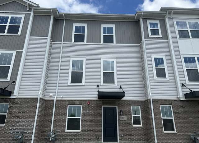 Property at 1121 Girard Ave, Des Plaines, IL 60018, 2 beds, 2.5 baths
