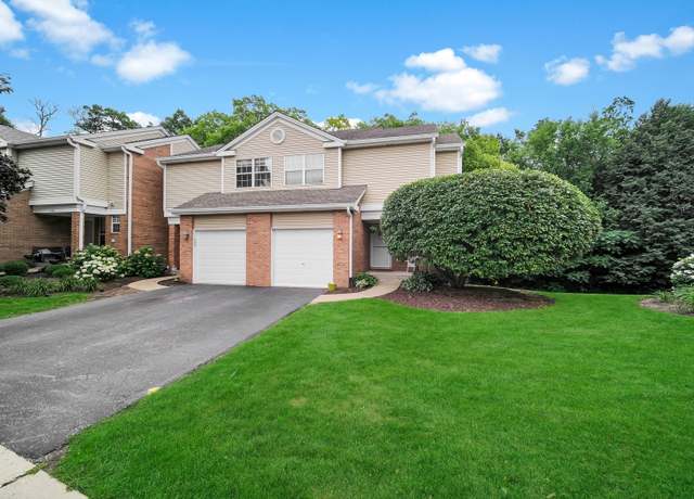 Property at 640 Hillview Ct #640, West Chicago, IL 60185, 3 beds, 2.5 baths