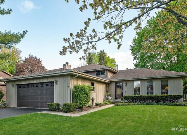 Property at 1066 Maple Ln, Batavia, IL 60510, 4 beds, 3 baths