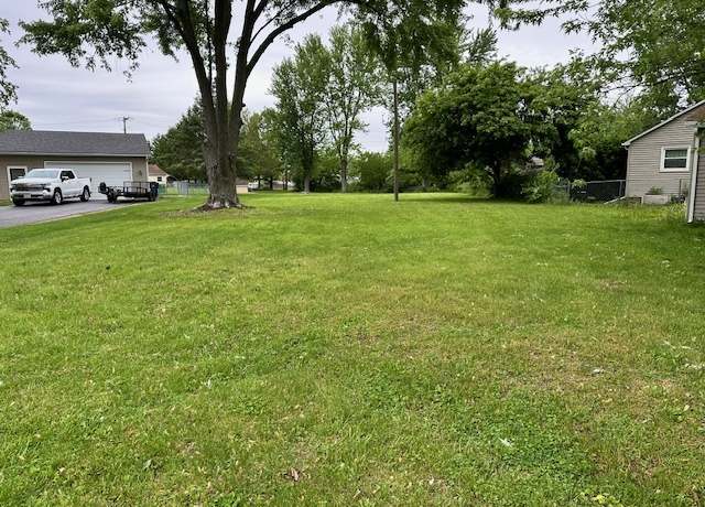 Property at 151 Holiday Dr, Lake Holiday, IL 60552