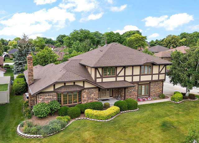 Property at 8257 Chertsey Ct, Orland Park, IL 60462, 4 beds, 2.5 baths