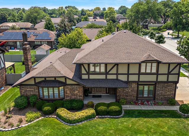 Property at 8257 Chertsey Ct, Orland Park, IL 60462, 4 beds, 2.5 baths