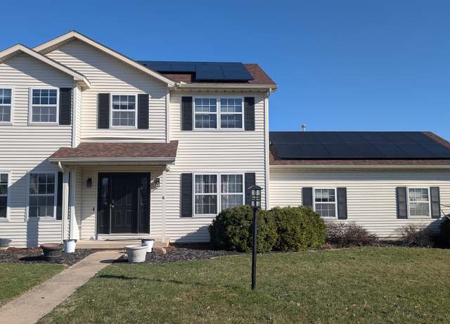 Property at 3902 Englewood Dr, Champaign, IL 61822, 4 beds, 2.5 baths