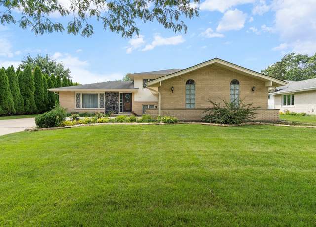 Property at 7314 Summit Rd, Darien, IL 60561, 5 beds, 3 baths
