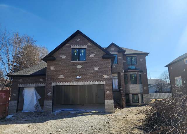 Property at 10441 S 83rd Ave, Palos Hills, IL 60465, 5 beds, 4 baths