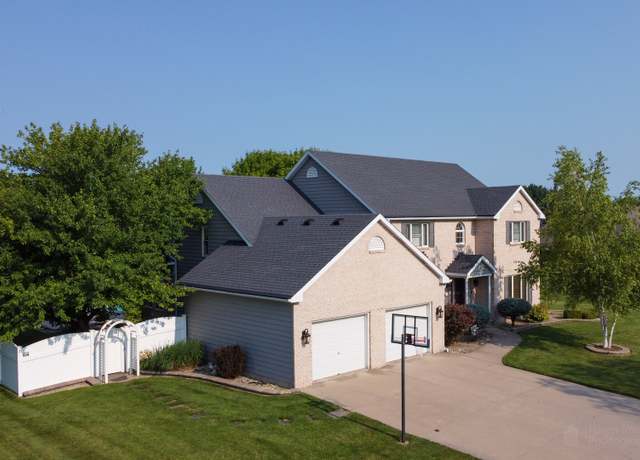 Property at 1817 Creve Coeur St, Lasalle, IL 61301, 4 beds, 3.5 baths