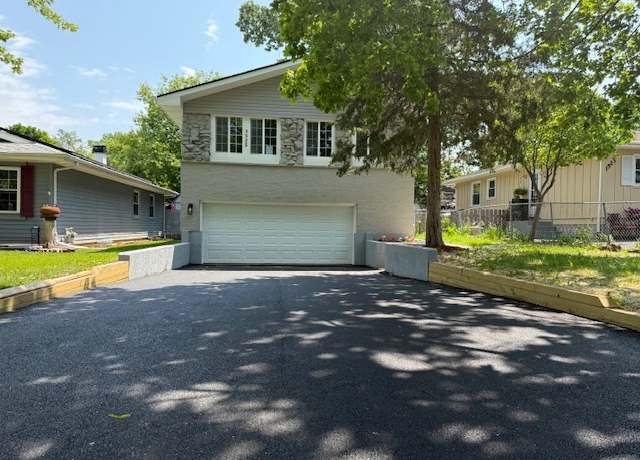 Property at 1525 Grove Dr, Round Lake Beach, IL 60073, 3 beds, 2 baths