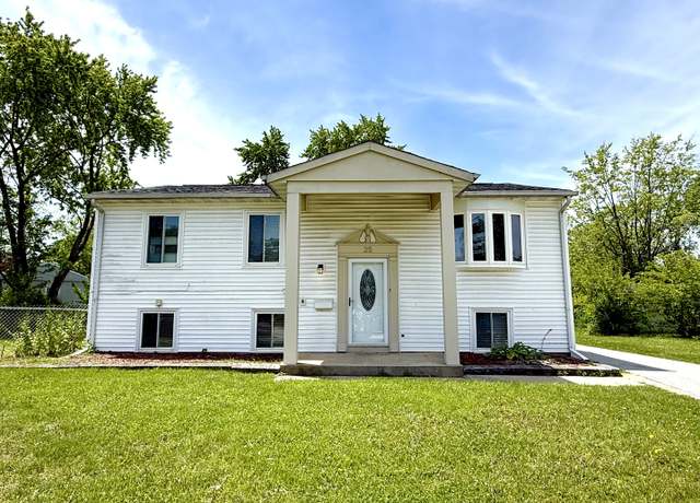 Property at 35 S Chestnut Ct, Glenwood, IL 60425, 4 beds, 2 baths