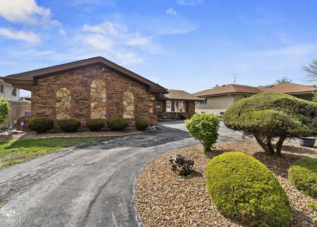 Property at 16026 90th Ave, Orland Hills, IL 60487, 5 beds, 3.5 baths