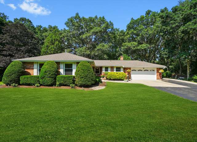 Property at 5119 N Ridgeway Rd, Ringwood, IL 60072, 3 beds, 2.5 baths