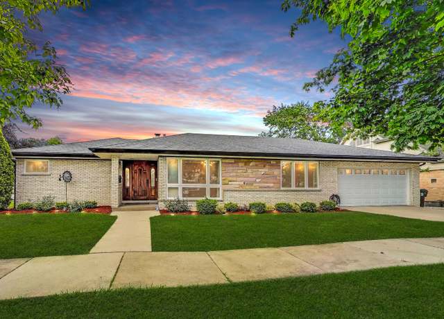 Property at 835 Tomawadee Ln, Park Ridge, IL 60068, 3 beds, 3 baths